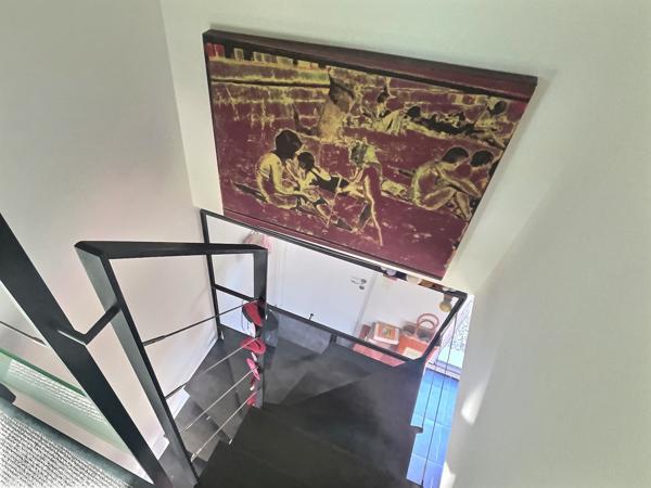 Pont-Aven (29930) Maison avec beau jardin, 95 m2, veranda 10 m2, 4 chambres, 1 salle de bain et 2 salles d'eau.