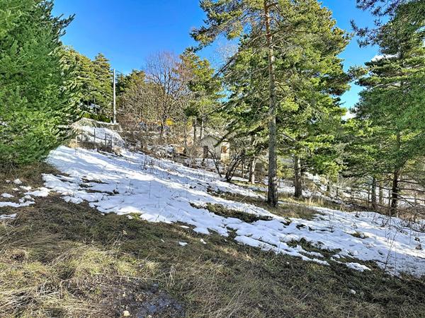 À vendre: Terrain à bâtir à Andon