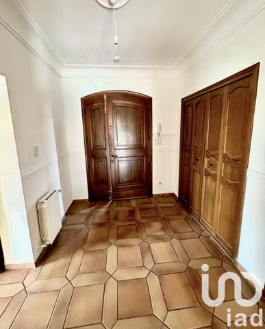 Maison traditionnelle 7 pièces de 256 m² à Marignane (13700)