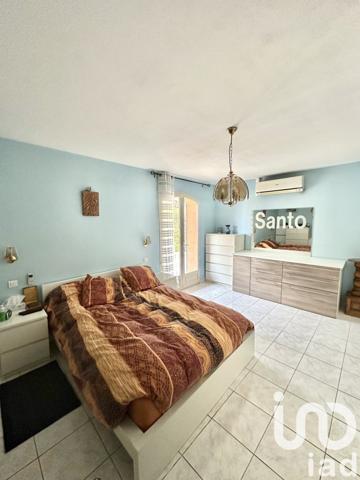 Maison traditionnelle 7 pièces de 256 m² à Marignane (13700)