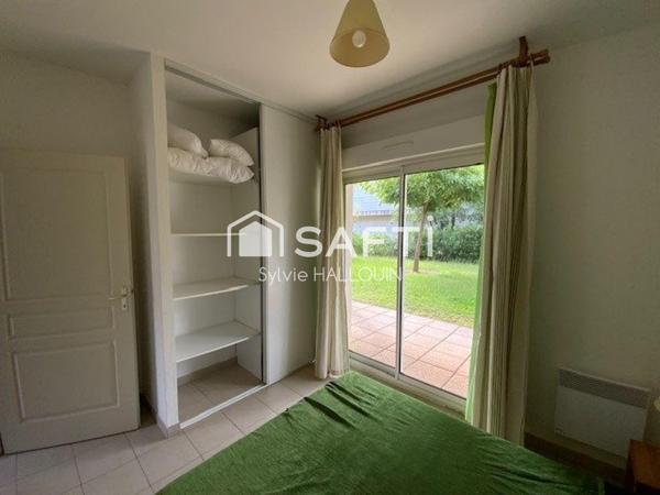 Appartement T3 bord de mer 44m² terrasse vue Mer