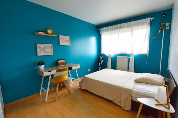 Appartement 4 pcs lumineux, 3 chambres, beaux volumes, proche commodités