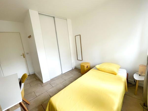 Appartement 4 pcs lumineux, 3 chambres, beaux volumes, proche commodités