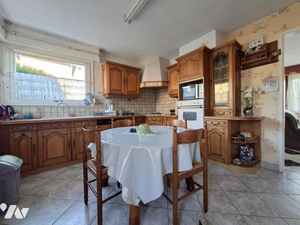 Maison individuelle, semi-plain-pied, 4 chambres, garage et jardin 