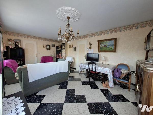 Maison individuelle, semi-plain-pied, 4 chambres, garage et jardin 