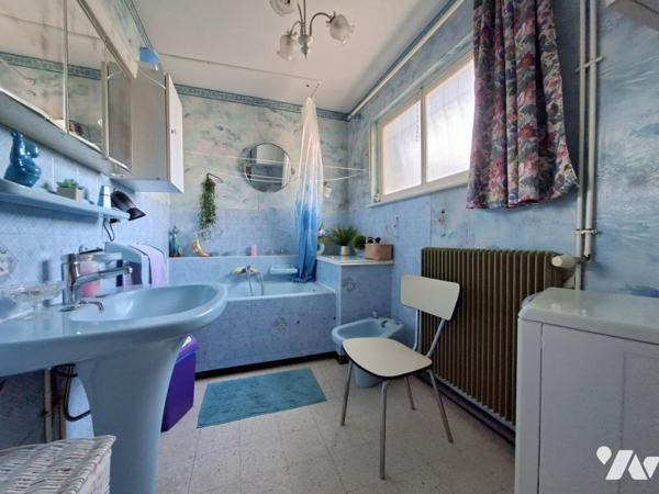 Maison individuelle, semi-plain-pied, 4 chambres, garage et jardin 