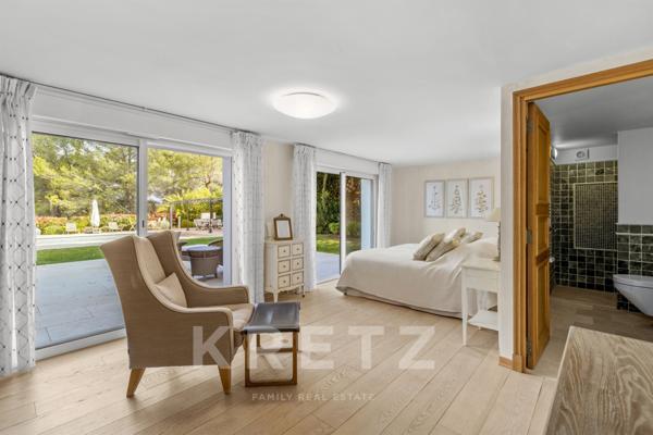 Domaine Privé à Mougins : Une Adresse Rare et Confidentielle