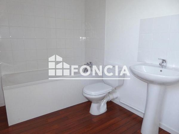 Location Maison 5 pièces 73.3 m² - 7 RUE DES PEUPLIERS Saint Jean Sur Mayenne 53240