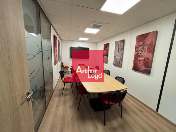 Bureaux à louer 100 m² rénovés Montbonnot-Saint-Martin parking inclus