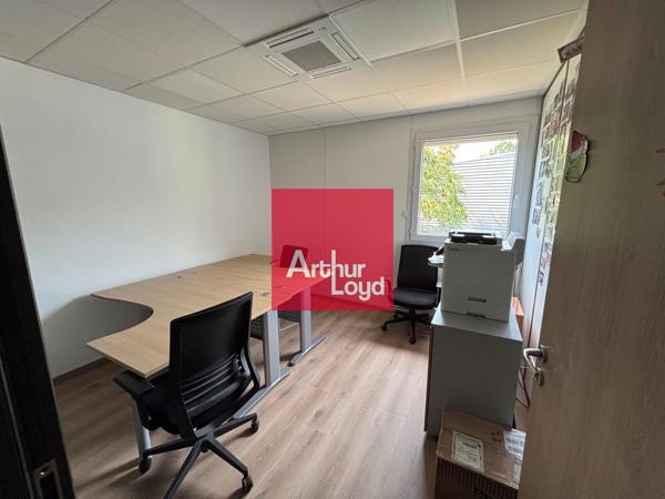 Bureaux à louer 100 m² rénovés Montbonnot-Saint-Martin parking inclus