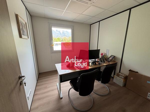 Bureaux à louer 100 m² rénovés Montbonnot-Saint-Martin parking inclus