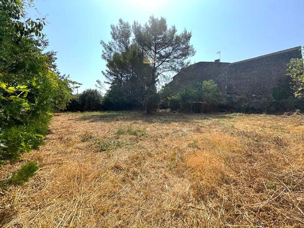 Terrain 1379 m2