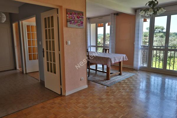 FRANCHEVILLE LE BAS - T4 - proche commodités - Traversant - Séjour Sud Ouest