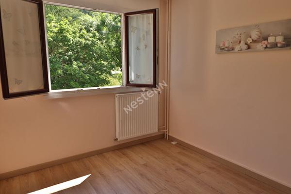 FRANCHEVILLE LE BAS - T4 - proche commodités - Traversant - Séjour Sud Ouest