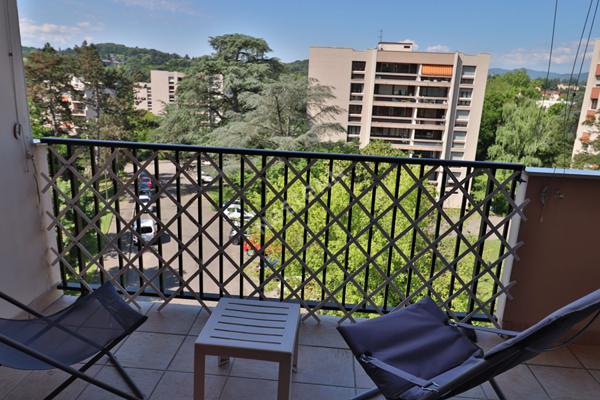 FRANCHEVILLE LE BAS - T4 - proche commodités - Traversant - Séjour Sud Ouest