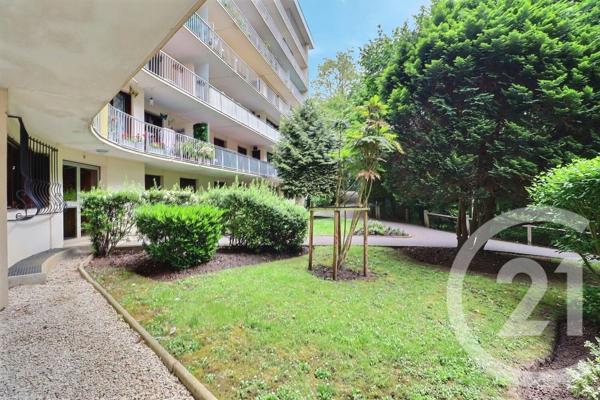 Appartement F5 à vendre  5 pièces - 90,36 m2 TREMBLAY EN FRANCE - 93