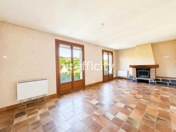 Maison
         5 pièces
        - 114 m² Exclusivité 151 000 € *