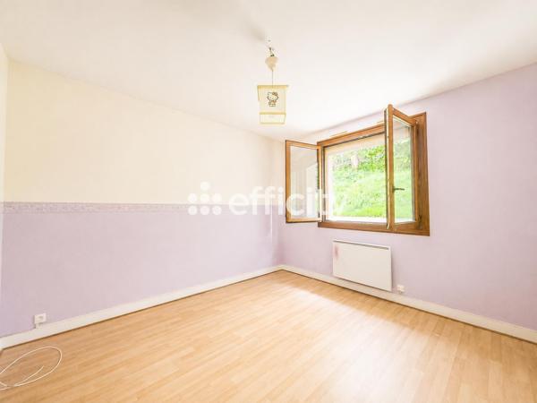 Maison
         5 pièces
        - 114 m² Exclusivité 151 000 € *