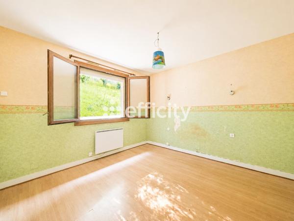 Maison
         5 pièces
        - 114 m² Exclusivité 151 000 € *