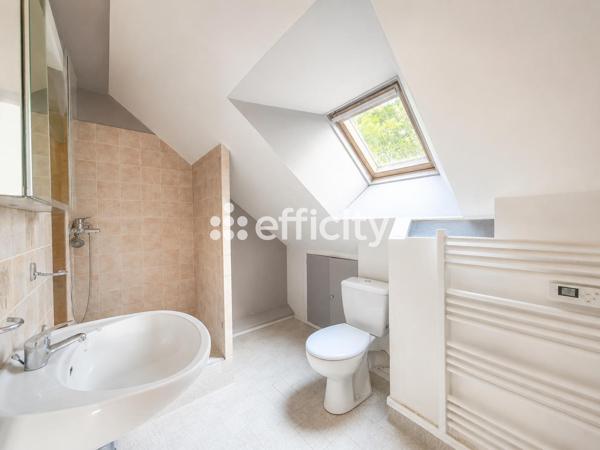 Maison
         5 pièces
        - 114 m² Exclusivité 151 000 € *