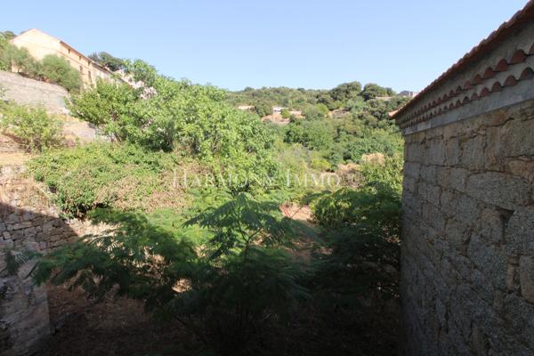 PILA-CANALE — Rare : Grand terrain en restanques de 2 154 m2avec bâtisse traditionnelle en granit à réhabilite
