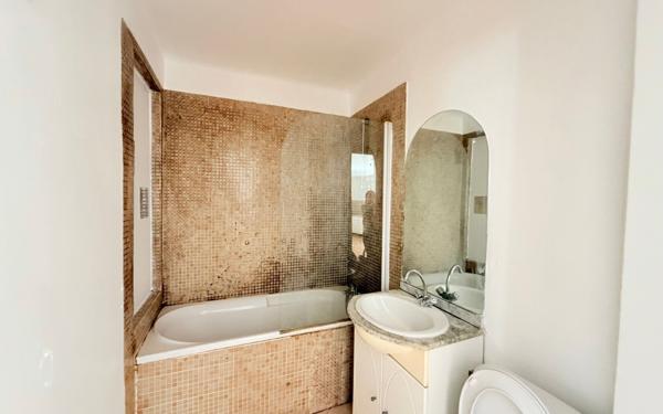 Appartement à vendre    2 pièces • 43 m2 Six-Fours-les-Plages
