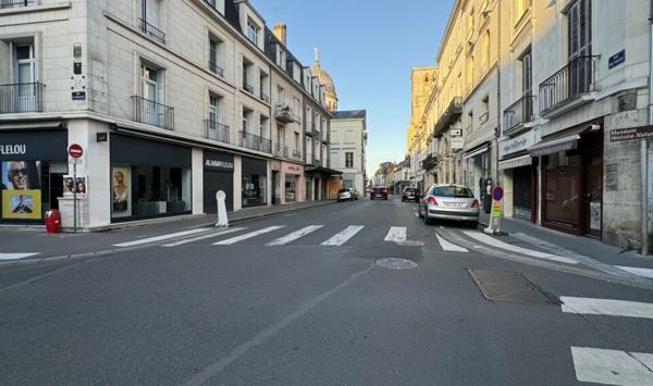 Cession Droit au Bail - Emplacement N° 1 - Rue des Halles, Tours