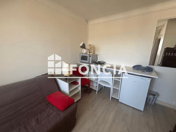Location Studio meublé 15.5 m² - 19 AVENUE DU SIX JUIN Caen 14000