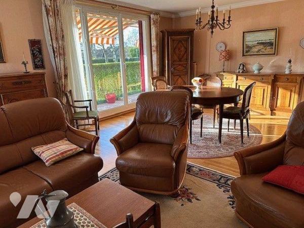 A VENDRE Appartement T5 en rez-de-jardin, à LE MESNIL-ESNARD (76240), d'une surface habitable d...