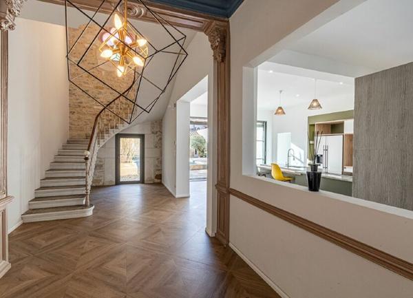 Maison à vendre    5 pièces • 160 m2 Marsillargues