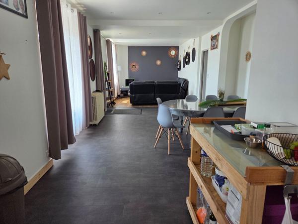 Jolie maison proche centre ville Civray