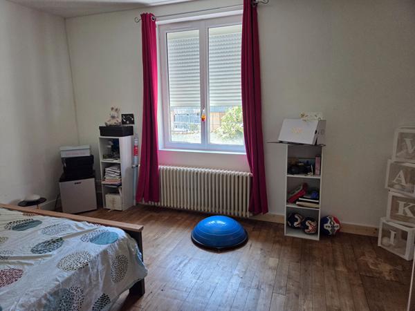 Jolie maison proche centre ville Civray