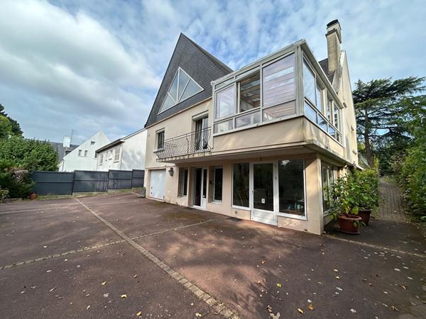 Maison familiale de caractère de 319m² - environnement verdoyant et calme