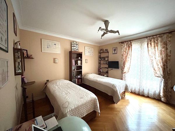 Maison familiale de caractère de 319m² - environnement verdoyant et calme