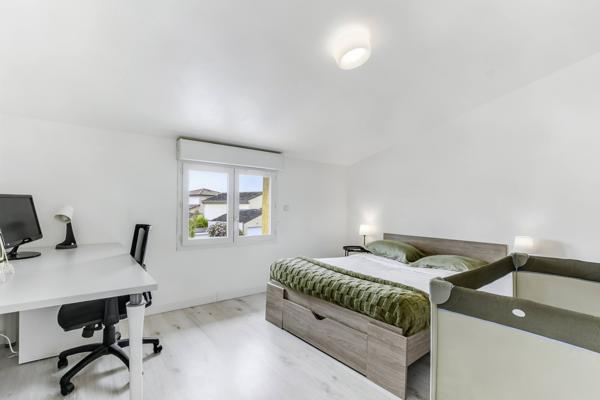 MAISON FAMILIALE T7 – 180 M² – PISCINE – PANNEAUX SOLAIRES – QUARTIER CALME