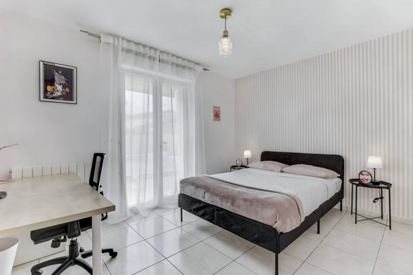 MAISON FAMILIALE T7 – 180 M² – PISCINE – PANNEAUX SOLAIRES – QUARTIER CALME