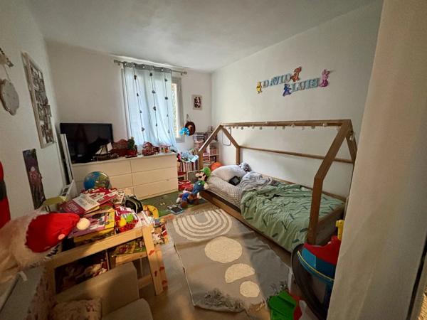 Appartement
         3 pièces
        - 68 m² 346 000 € *
