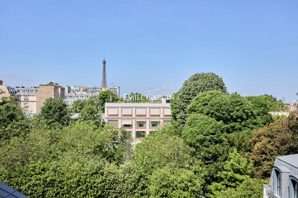 A louer - Paris 7 - Terrasse - Rue de Bourgogne - Assemblée nationale