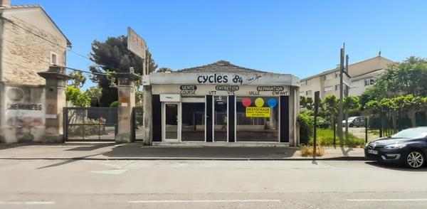 Local commercial Avignon 95.18 m2