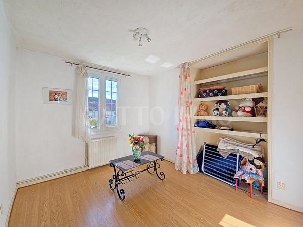 Rémilly (57580) SOUS OFFRE D'ACHAT // Charmante maison 120m2 / à rafraîchir / jardin / 6 chambres / 2 Garages