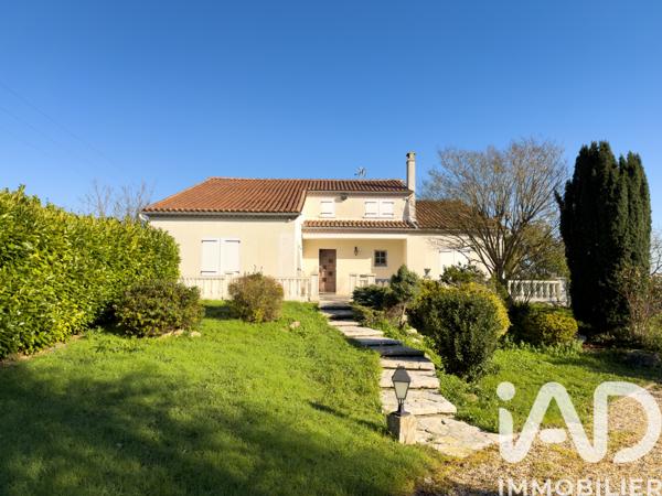 Maison à vendre 17 pièces 257 m² Segonzac