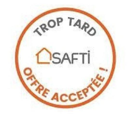 Appartement lumineux avec balcon, cave et place de parking privative.