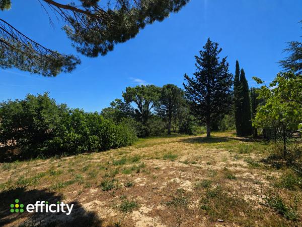 Terrain
        
        - 1013 m² Exclusivité 120 000 € *