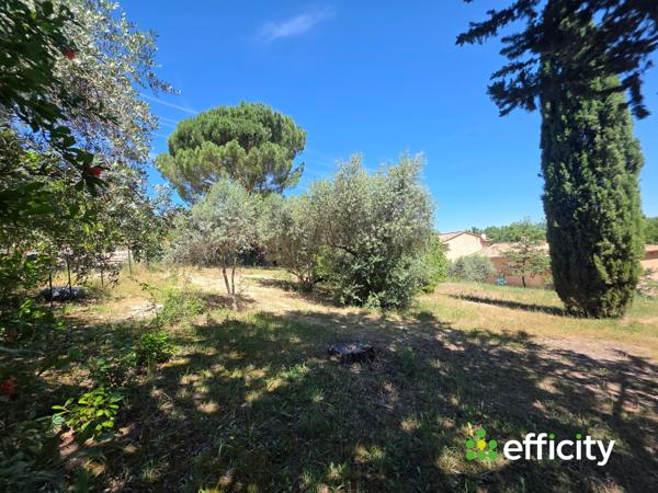 Terrain
        
        - 1013 m² Exclusivité 120 000 € *