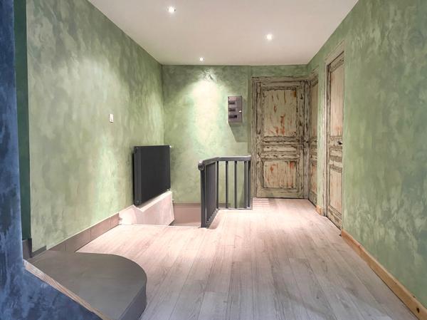 Vocance (07690) MAISON DE VILLAGE en pierre de 290m² - Habitation 160 m² et Espace commercial 130m² - Deux terrasses + Garage