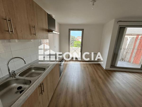 Location Appartement 2 pièces 42.45 m² - 21 AU 27, RUE CDT PERREAU Grenoble 38100