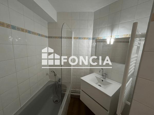 Location Appartement 2 pièces 42.45 m² - 21 AU 27, RUE CDT PERREAU Grenoble 38100