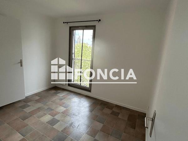 Location Appartement 2 pièces 42.45 m² - 21 AU 27, RUE CDT PERREAU Grenoble 38100