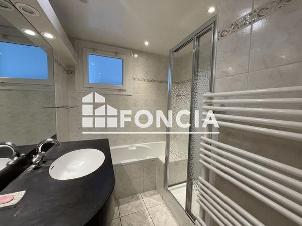 Location Appartement 4 pièces 94.36 m² - 79 ET 81 AVENUE JEANNE D'ARC Grenoble 38100