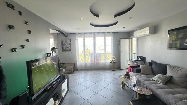 Appartement T4 contemporain rénové et lumineux